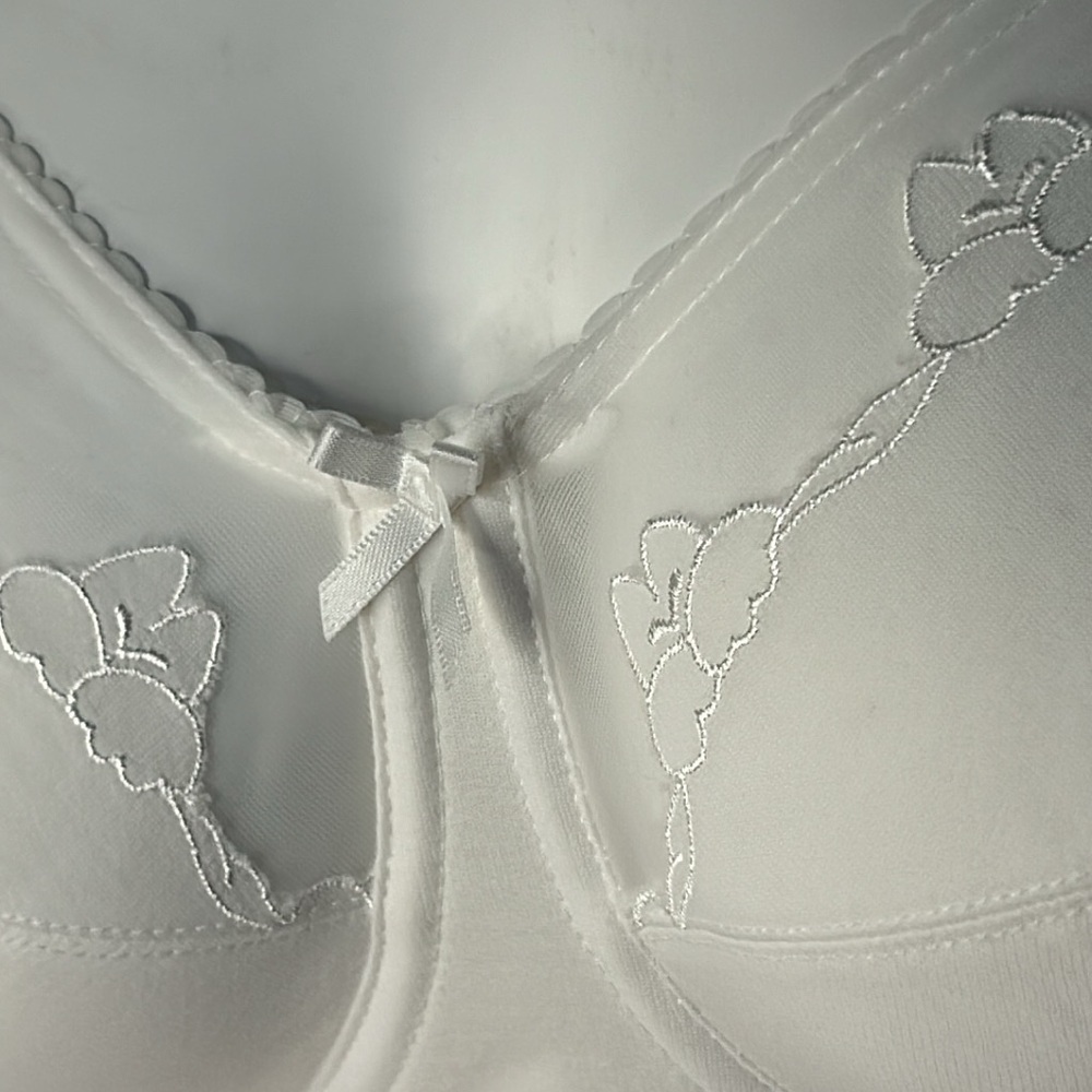 Bali®‎ Flower White Full-Figure Underwire Bra 0180 Sz 38C - Picture 8 of 16
